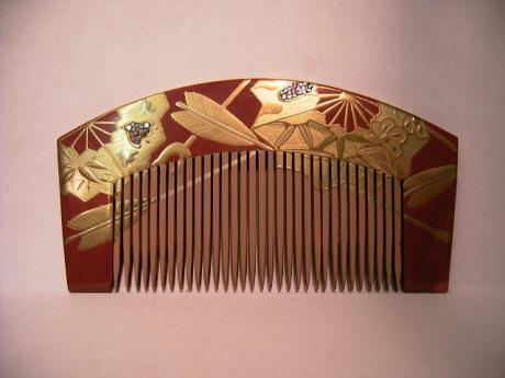 JAPANESE MID SHOWA RED AND GOLD LACQUER COMB<br><font color=red><b>SOLD</b></font>