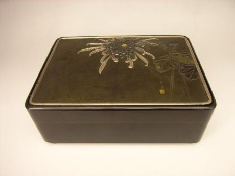 JAPANESE EARLY 20TH CENTURY LACQUER BOX WITH MIXED METAL TOP<br><font color=red><b>SOLD</b></font>