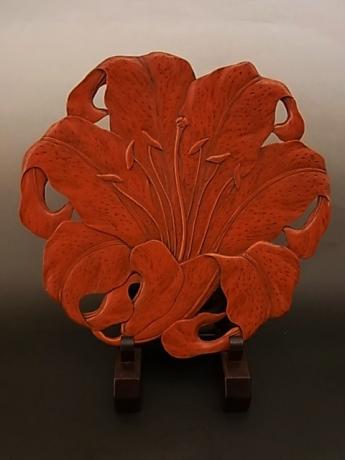 JAPANESE 20TH CENTURY LACQUER KAMAKURA-BORI TEA TRAY<br><font color=red><b>SOLD</b></font>