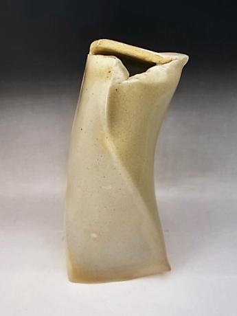 JAPANESE LATE 20TH - EARLY 21ST CENTURY HAGI WARE VASE<br><font color=red><b>SOLD</b></font> 