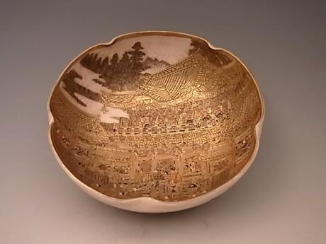 JAPANESE EARLY 20TH CENTURY SATSUMA BOWL WITH DESIGN OF TOSHOGU SHRINE, NIKKO, JAPAN<br><font color=red><b>SOLD</b></font> 