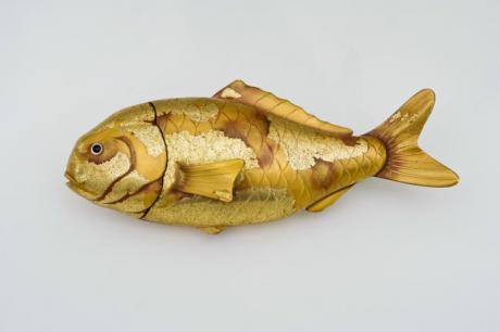 JAPANESE EARLY 20TH CENTURY LACQUER FISH SHAPED BOX<br><font color=red><b>SOLD</b></font> 