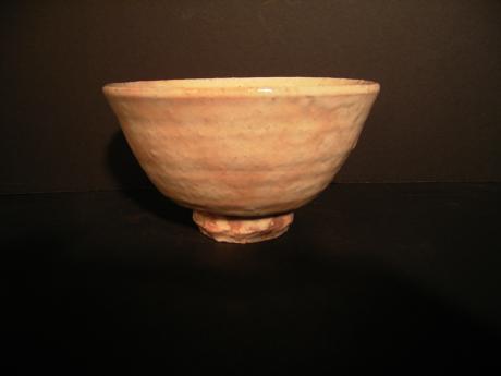 JAPANESE EARLY 20TH CENTURY HAGI WARE TEA BOWL<br><font color=red><b>SOLD</b></font>