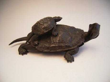 JAPANESE MEIJI PERIOD BRONZE TURTLE SHAPED ASHTRAY<br><font color=red><b>SOLD</b></font>