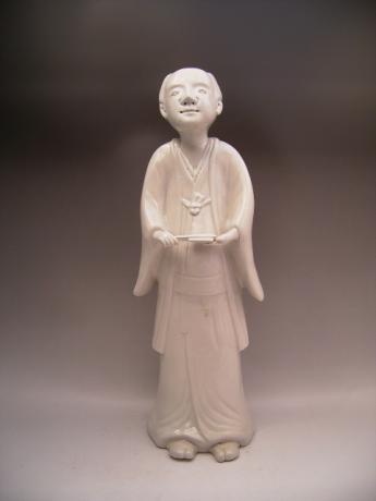 JAPANESE LATE 18TH CENTURY WHITE IMARI FIGURE