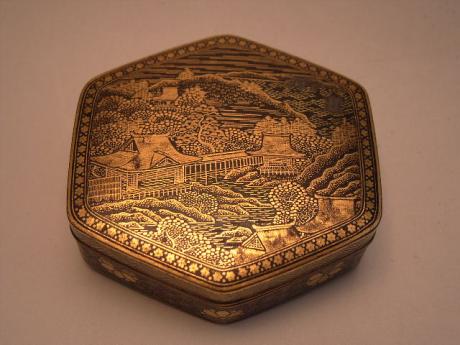 JAPANESE MEIJI PERIOD KOMAI IRON BOX WITH GOLD INLAID LANDSCAPE<br><font color=red><b>SOLD</b></font>