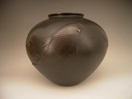 JAPANESE EARLY  20TH CENTURY BRONZE KOI CARP DESIGN VASE BY SHIHOU<br><font color=red><b>SOLD</b></font>
