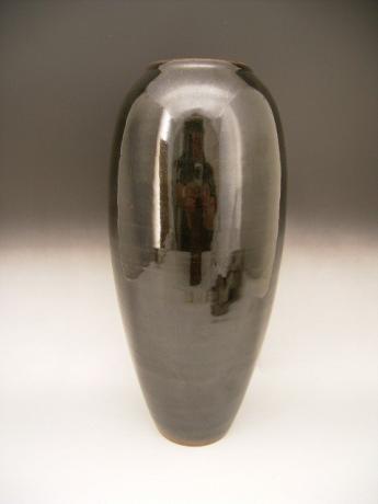 JAPANESE 20TH CENTURY PORCELAIN VASE BY INOUE RYOSAI<br><font color=red><b>SOLD</b></font>