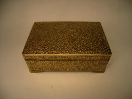 JAPANESE MEIJI PERIOD IRON BOX WITH GOLD INLAID DESIGN BY KOMAI<br><font color=red><b>SOLD</b></font>
